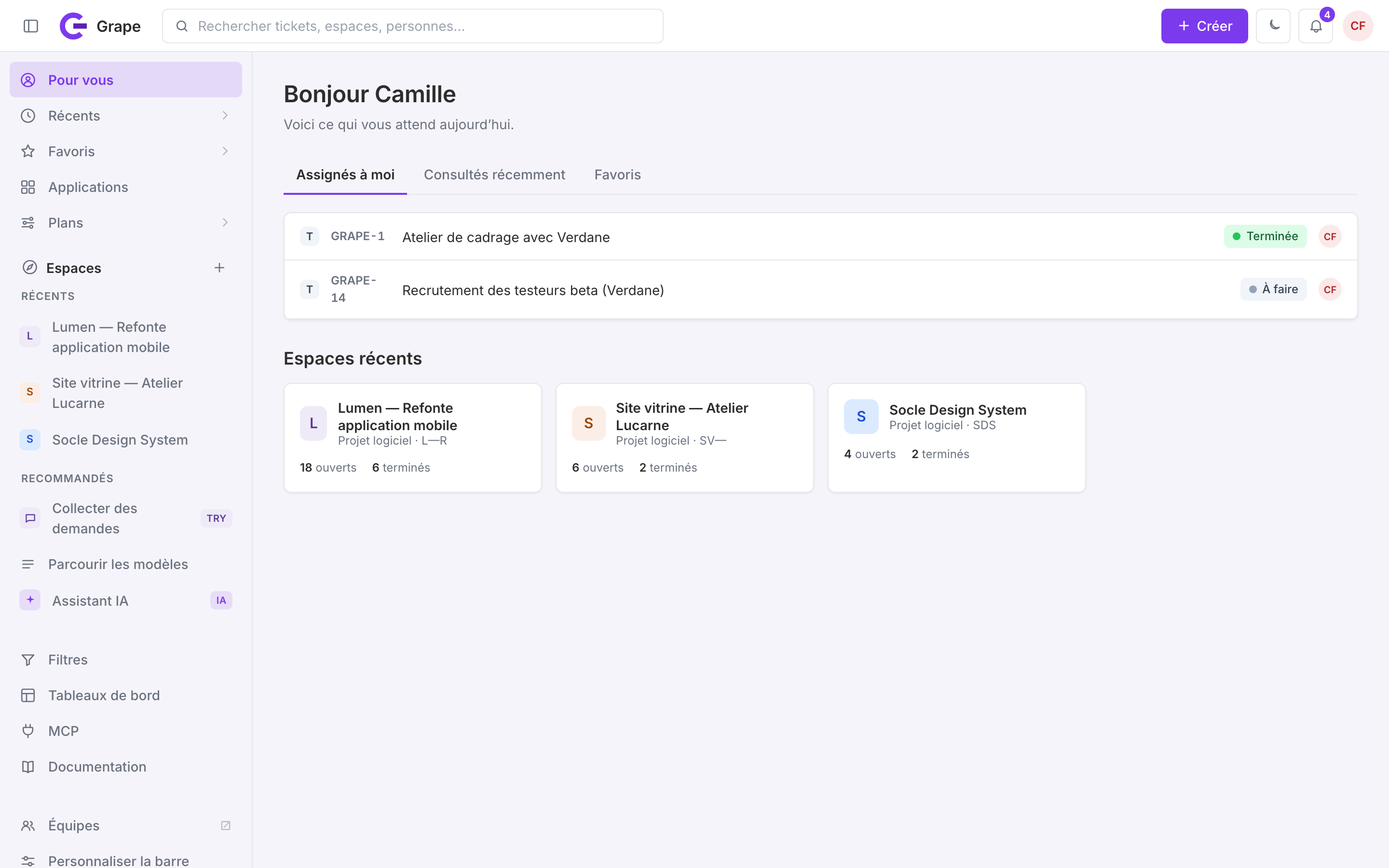 Accueil de Grape : salutation « Bonjour Camille », les trois onglets Assignés à moi, Consultés récemment et Favoris, et en dessous la grille des espaces récents dont Lumen — Refonte application mobile.